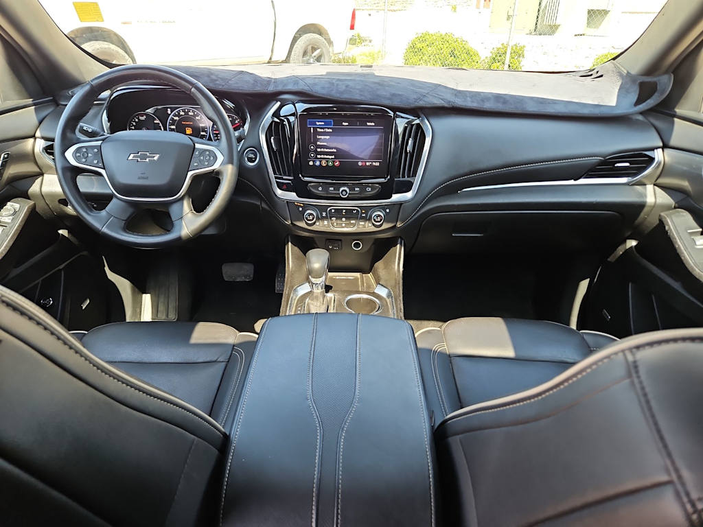 2023 Chevrolet Traverse Premier 8