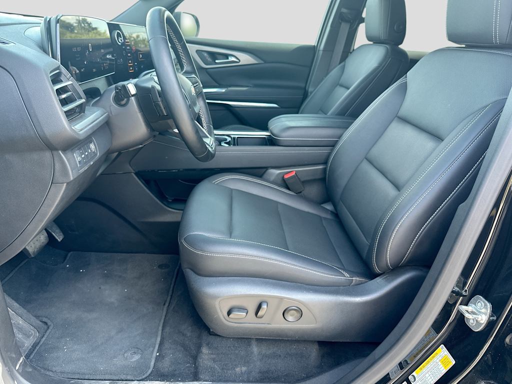 Thumbnail: 2025 Chevrolet Traverse - 11