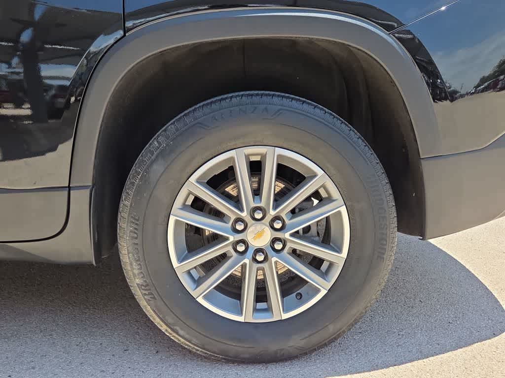 Thumbnail: 2023 Chevrolet Traverse - 8