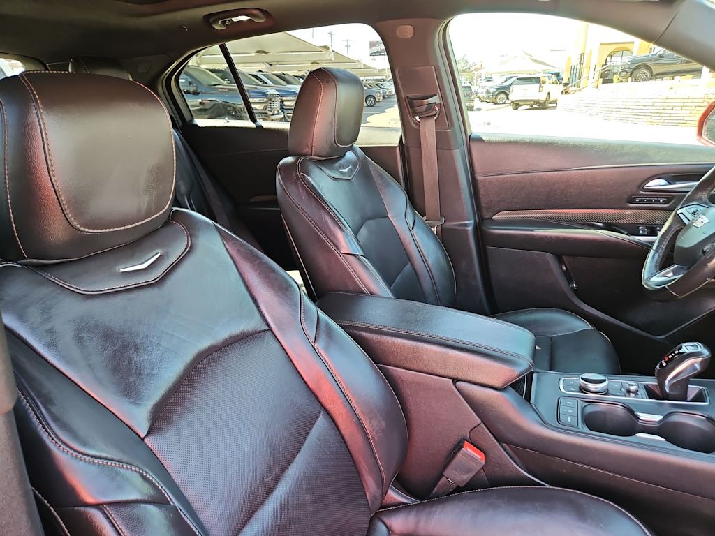 Thumbnail: 2019 Cadillac XT4 - 10