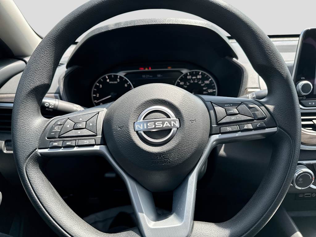 Thumbnail: 2025 Nissan Altima - 10