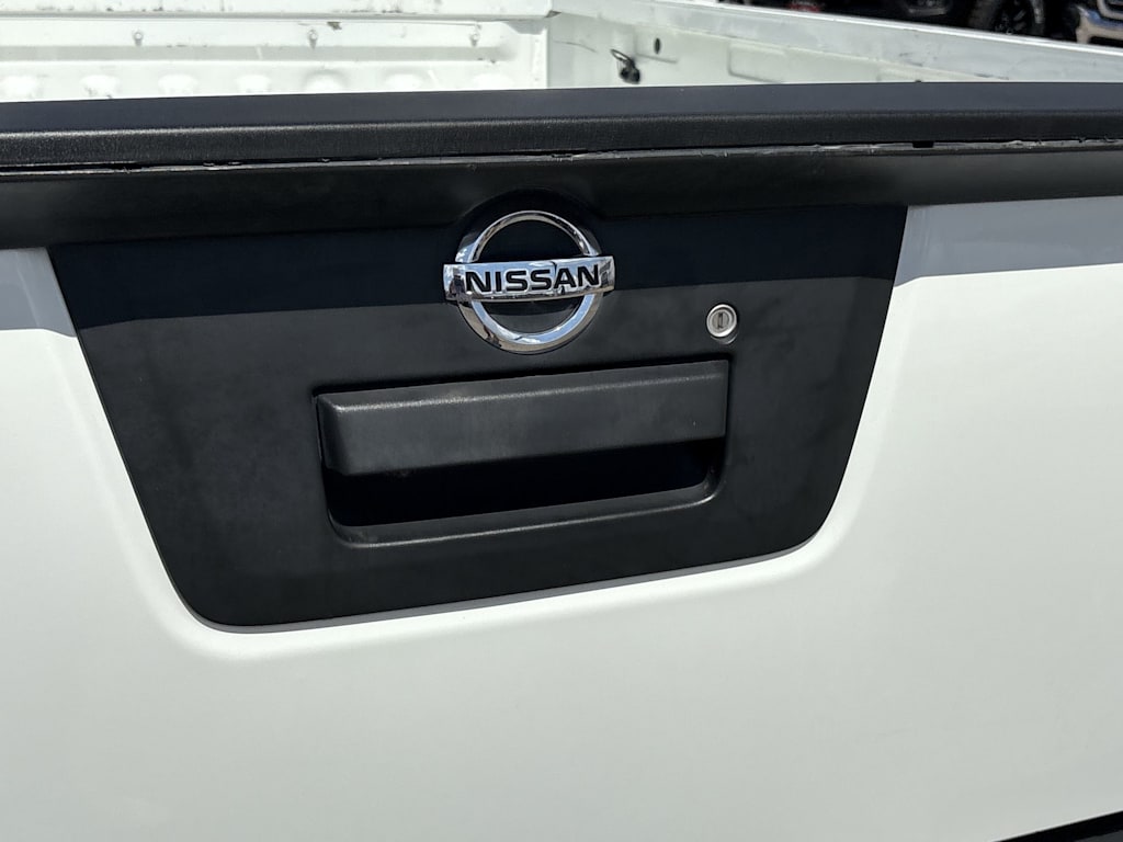 Thumbnail: 2021 Nissan Frontier - 21