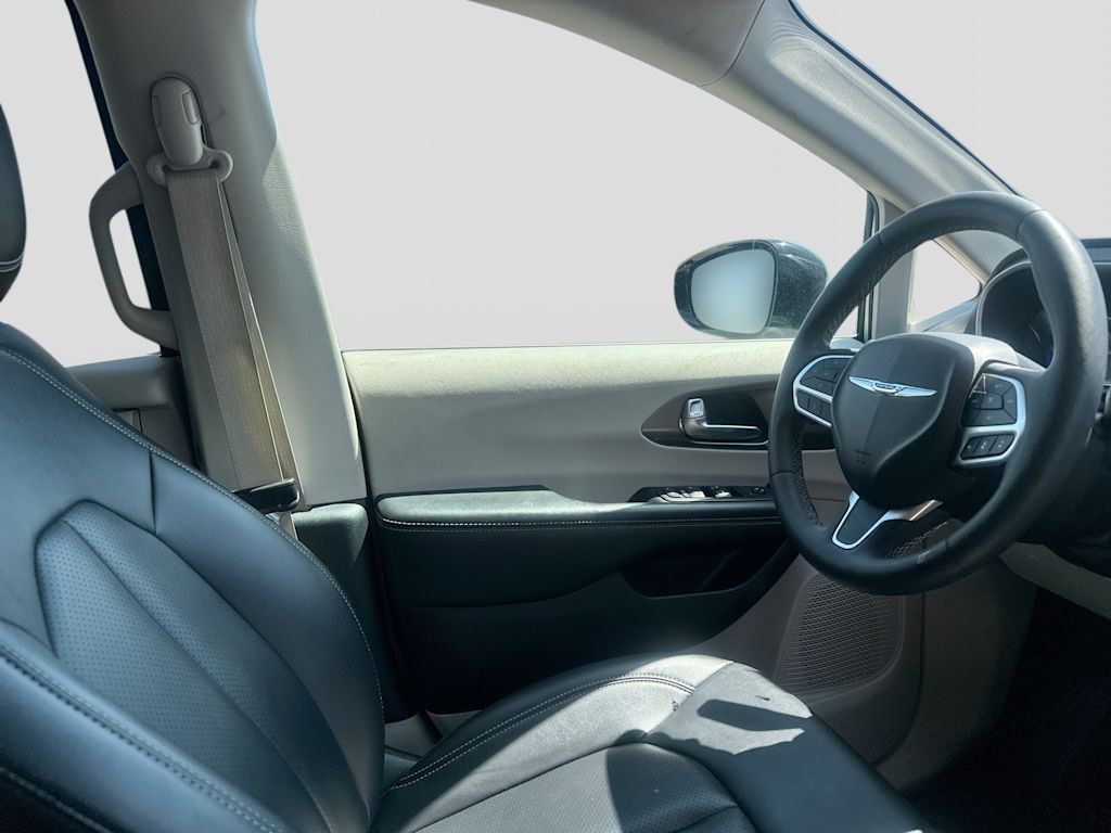 Thumbnail: 2024 Chrysler Pacifica - 11