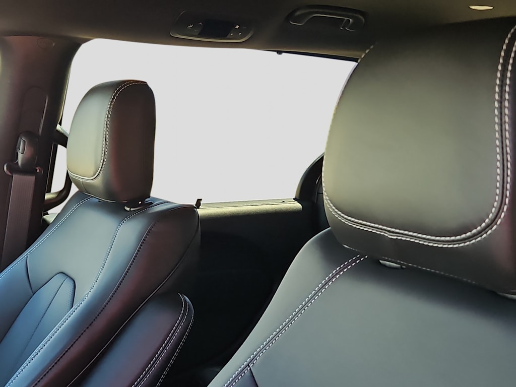 Thumbnail: 2027 Chrysler Pacifica - 9