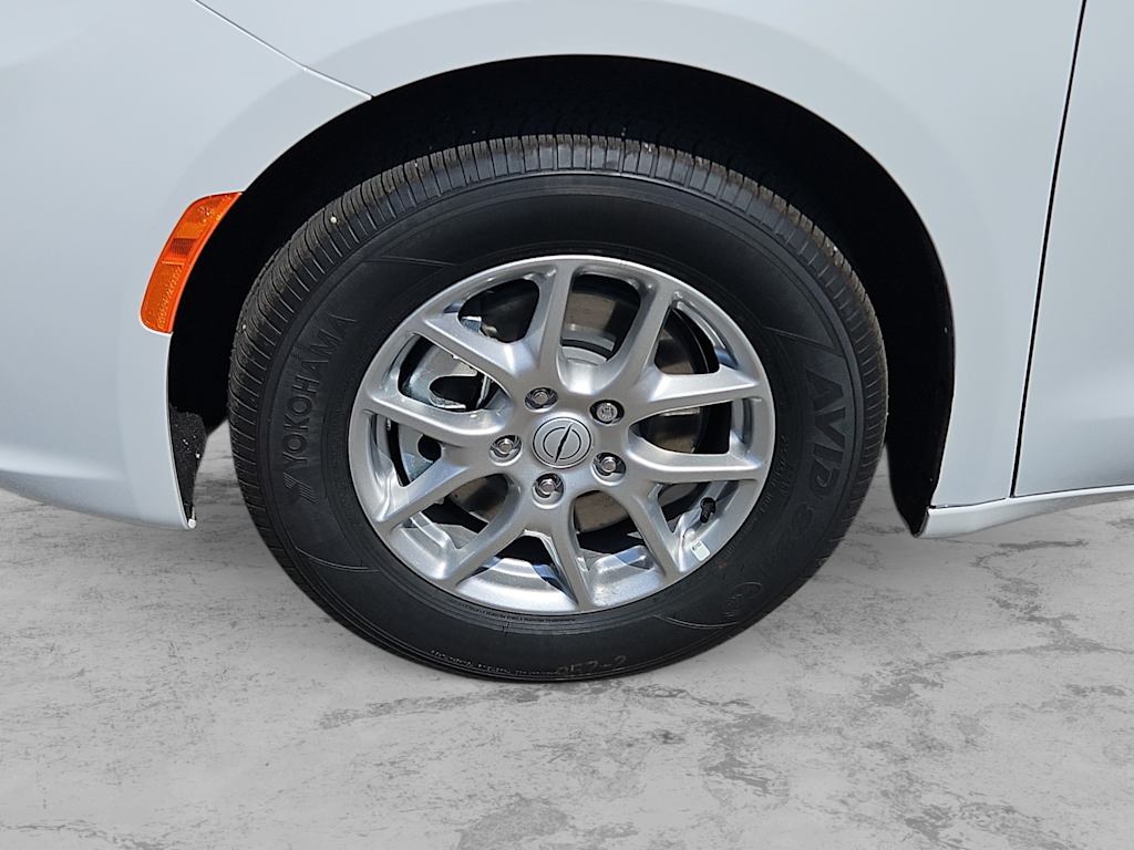 Thumbnail: 2025 Chrysler Pacifica - 8