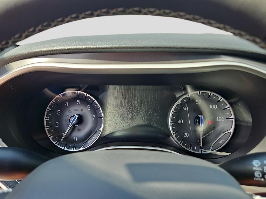 Thumbnail: 2025 Chrysler Pacifica - 25