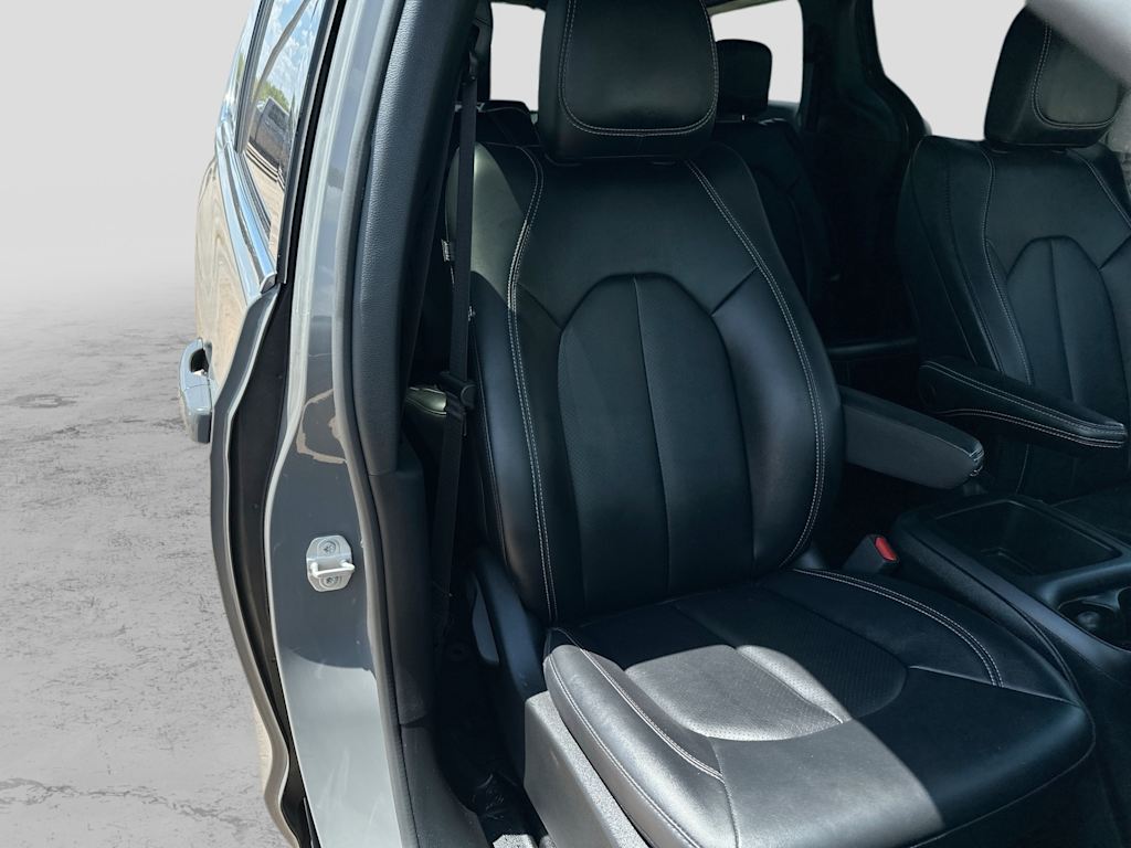 Thumbnail: 2025 Chrysler Pacifica - 13