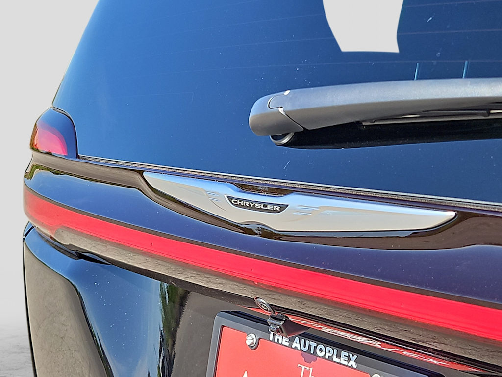 Thumbnail: 2026 Chrysler Pacifica - 5