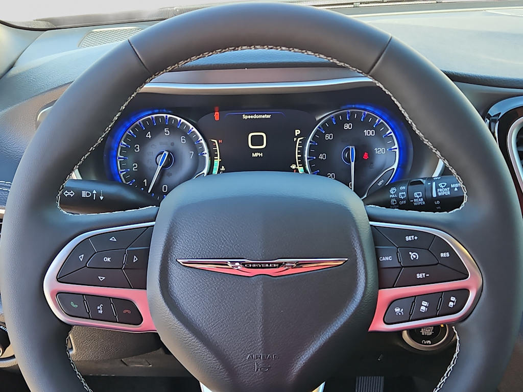 Thumbnail: 2026 Chrysler Pacifica - 7