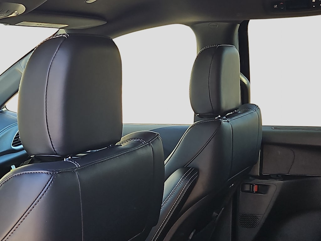 Thumbnail: 2026 Chrysler Pacifica - 9