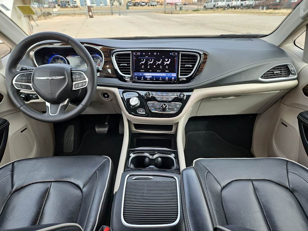 2022 Chrysler Pacifica Limited 10