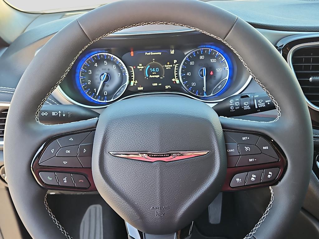 Thumbnail: 2026 Chrysler Pacifica - 22