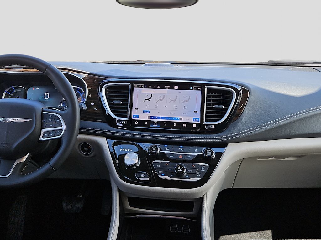 Thumbnail: 2023 Chrysler Pacifica - 13