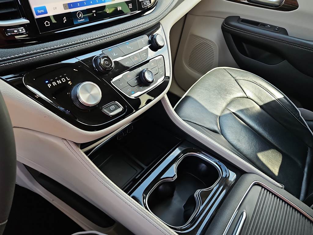 Thumbnail: 2023 Chrysler Pacifica - 14