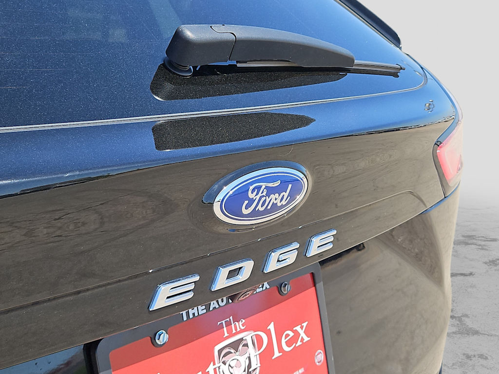 Thumbnail: 2023 Ford Edge - 7