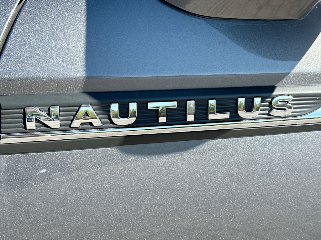 Thumbnail: 2023 Lincoln Nautilus - 6