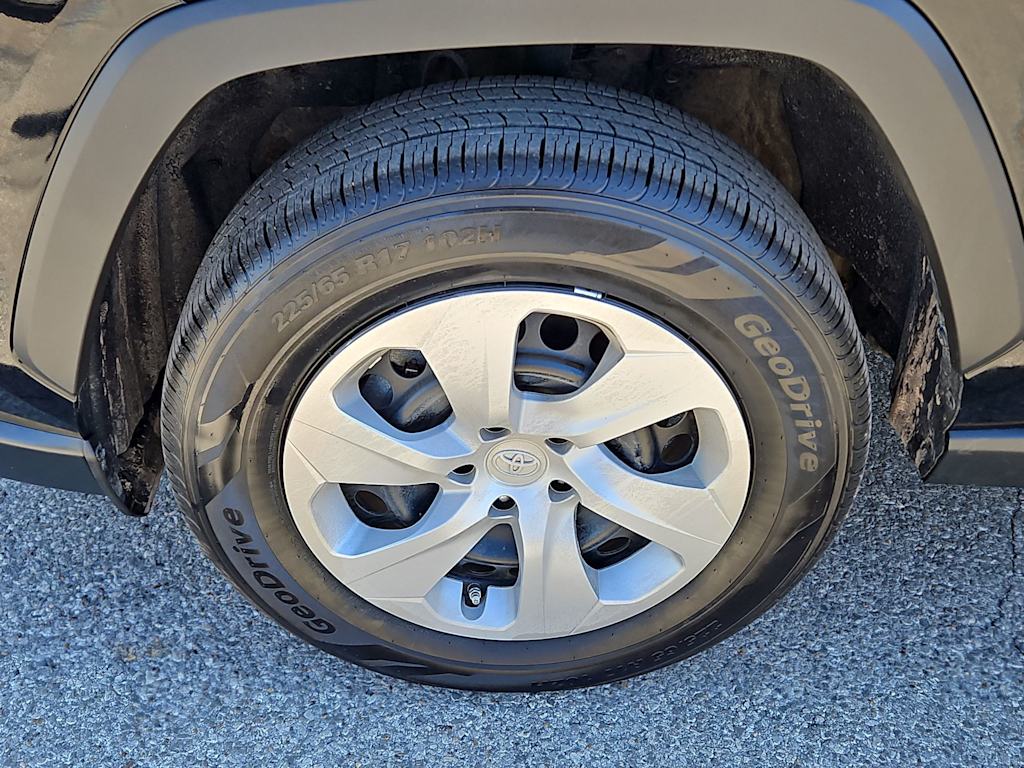 Thumbnail: 2024 Toyota RAV4 - 8