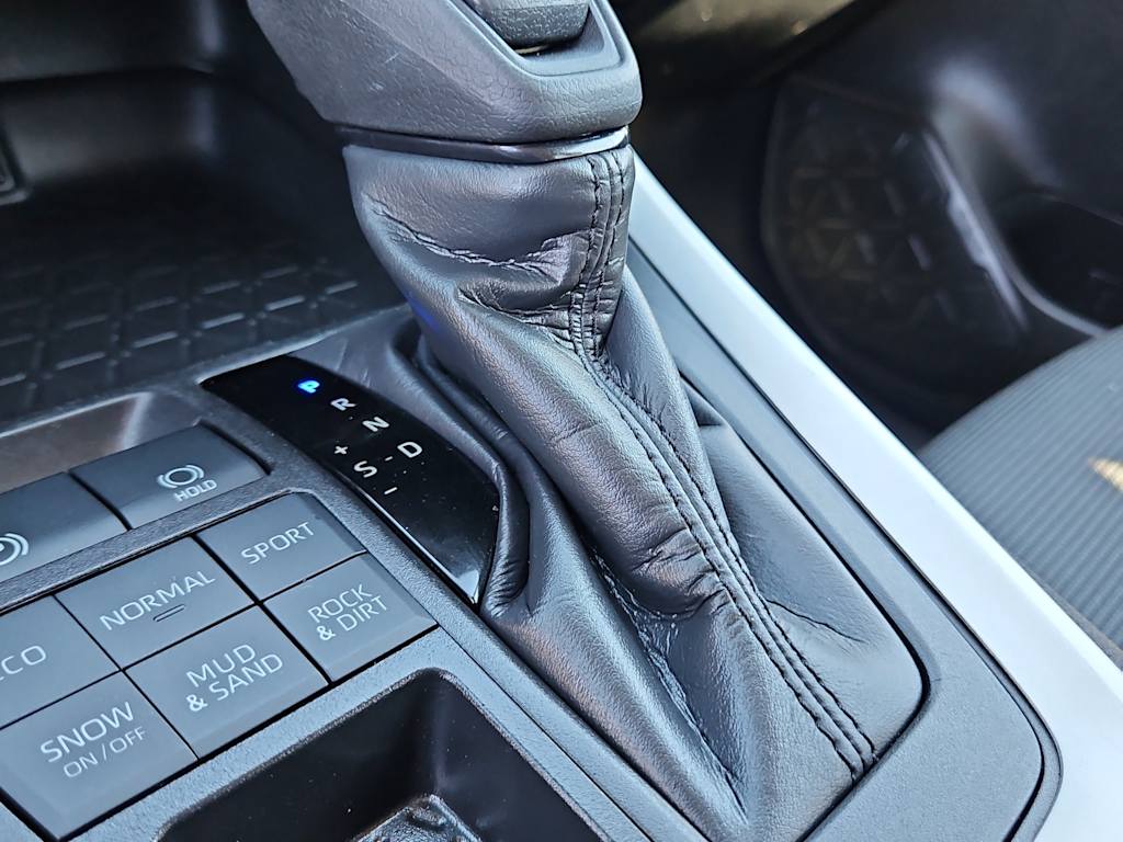 Thumbnail: 2024 Toyota RAV4 - 25