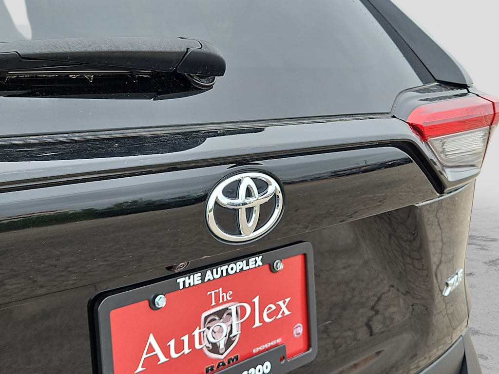 Thumbnail: 2024 Toyota RAV4 - 17