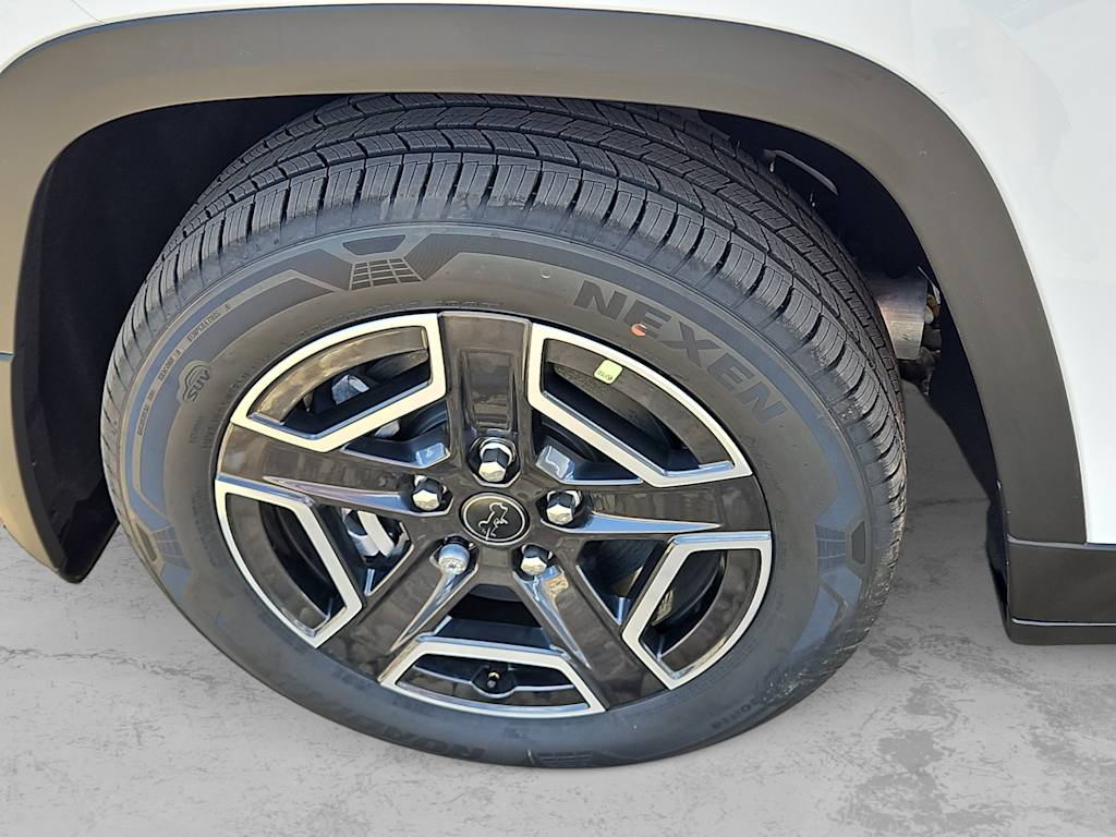 Thumbnail: 2026 Jeep Cherokee - 8