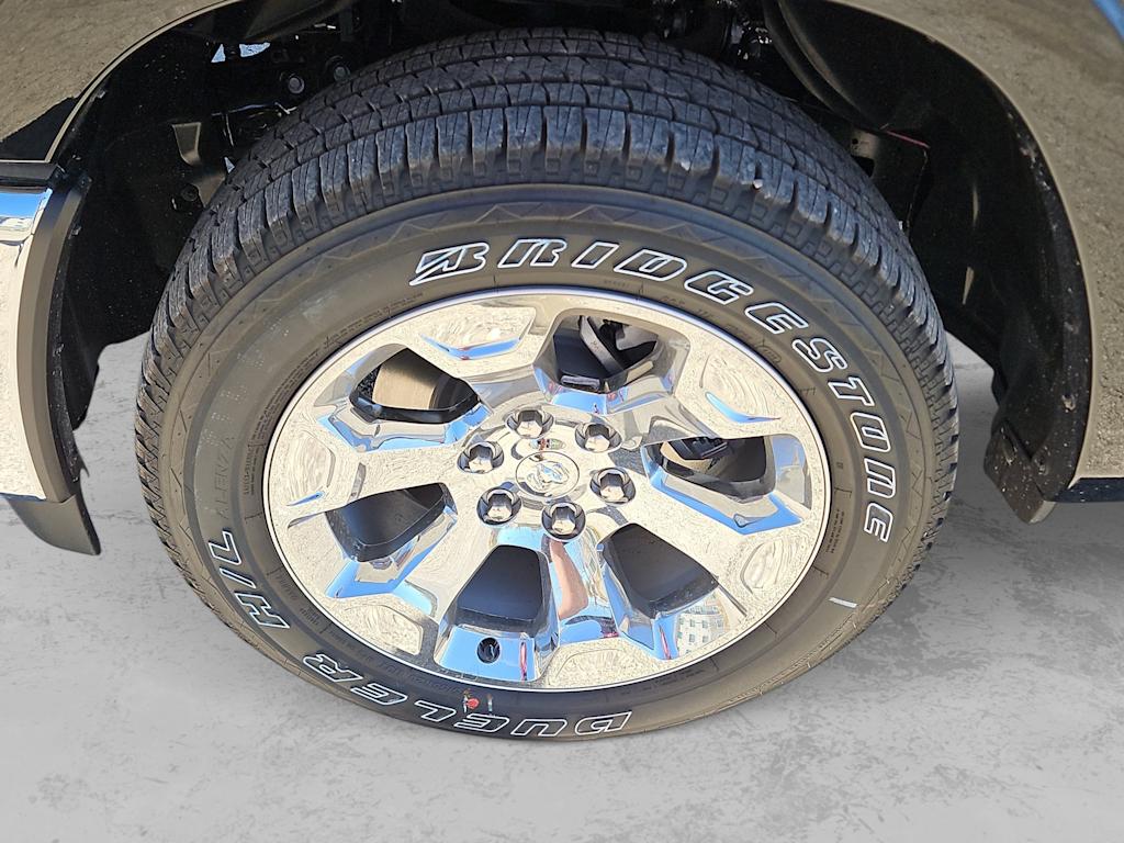 Thumbnail: 2026 RAM 1500 - 8