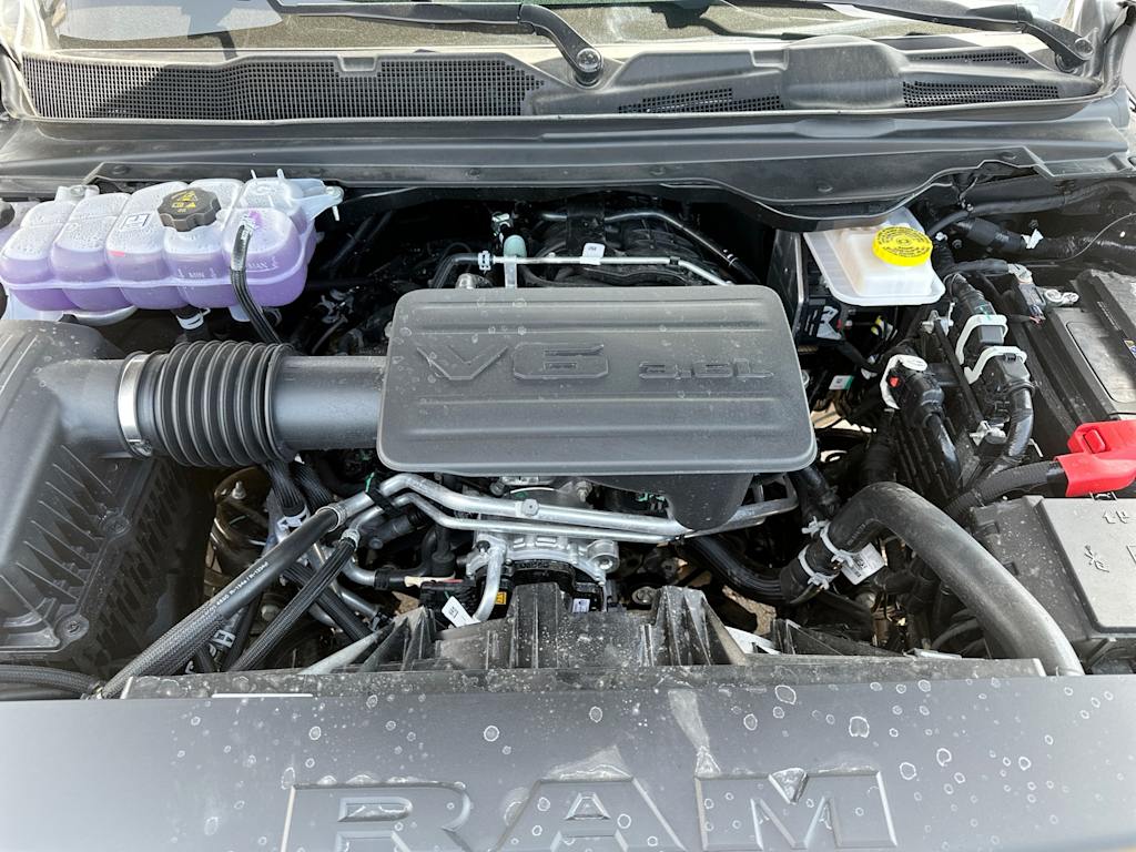 Thumbnail: 2026 RAM 1500 - 9