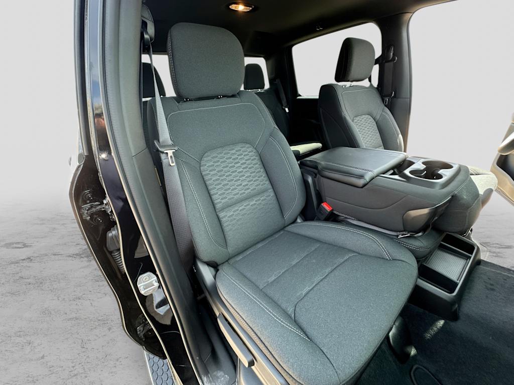 Thumbnail: 2026 RAM 1500 - 28