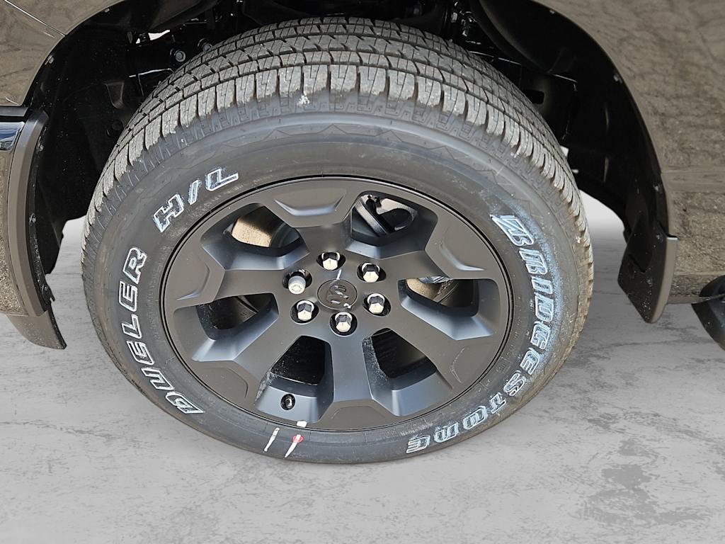 Thumbnail: 2026 RAM 1500 - 8