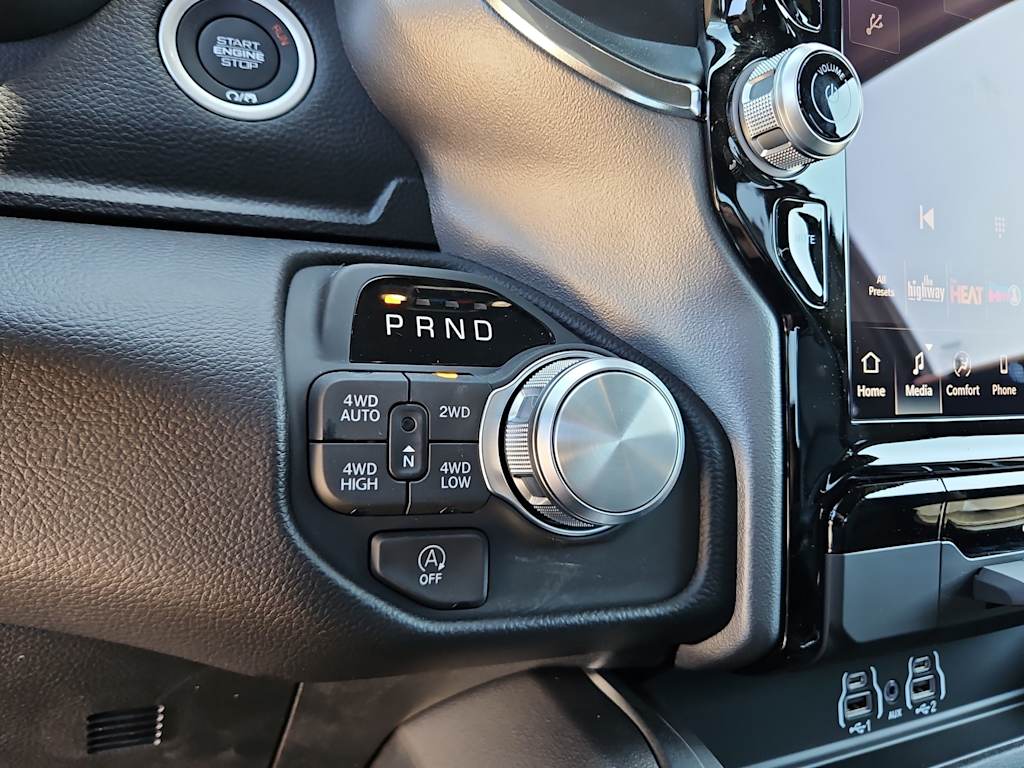 Thumbnail: 2026 RAM 1500 - 25