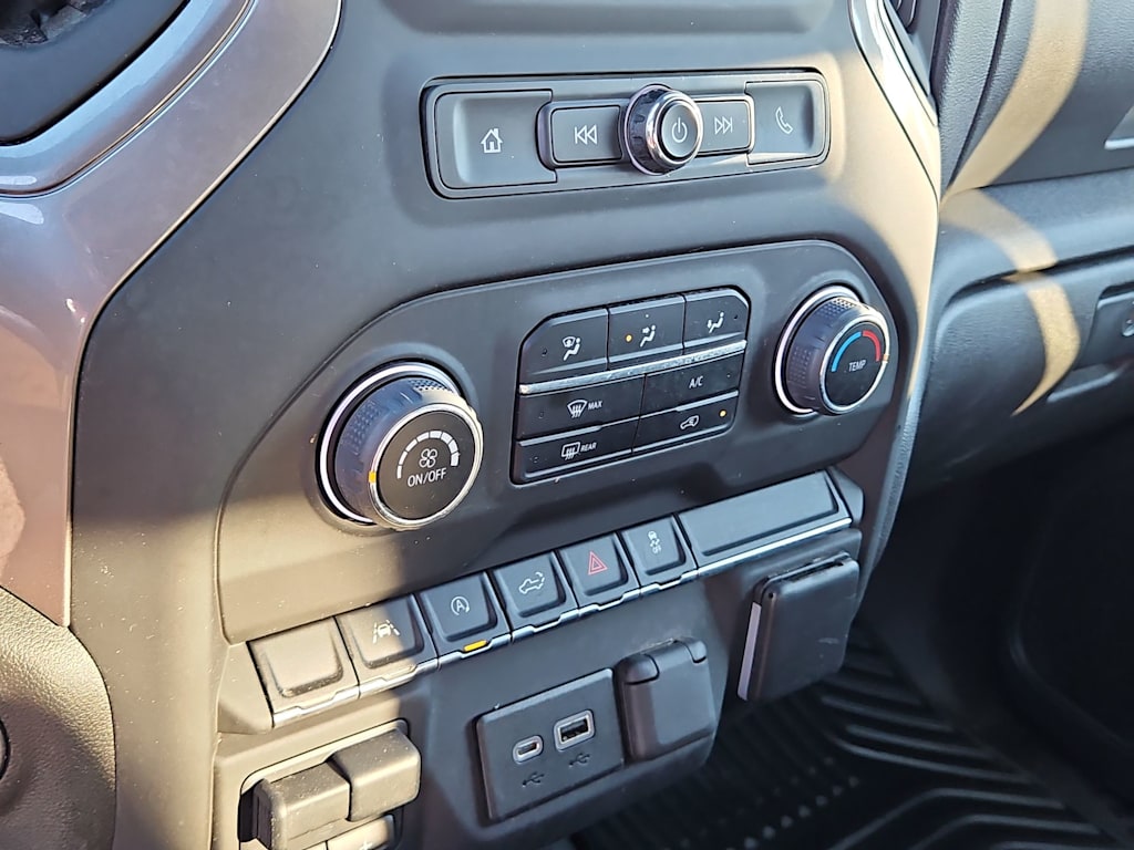 Thumbnail: 2023 Chevrolet Silverado 1500 - 25