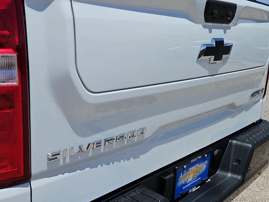 Thumbnail: 2026 Chevrolet Silverado 1500 - 6