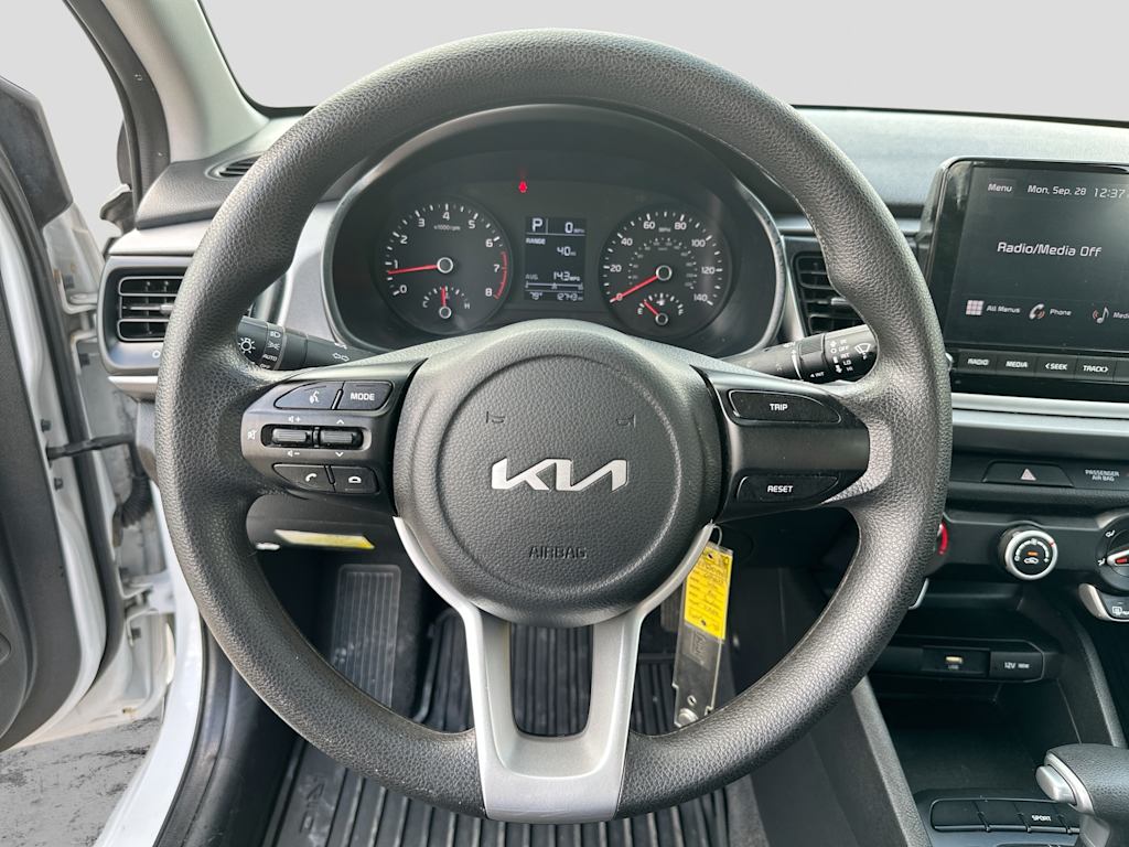 Thumbnail: 2023 Kia Rio - 10