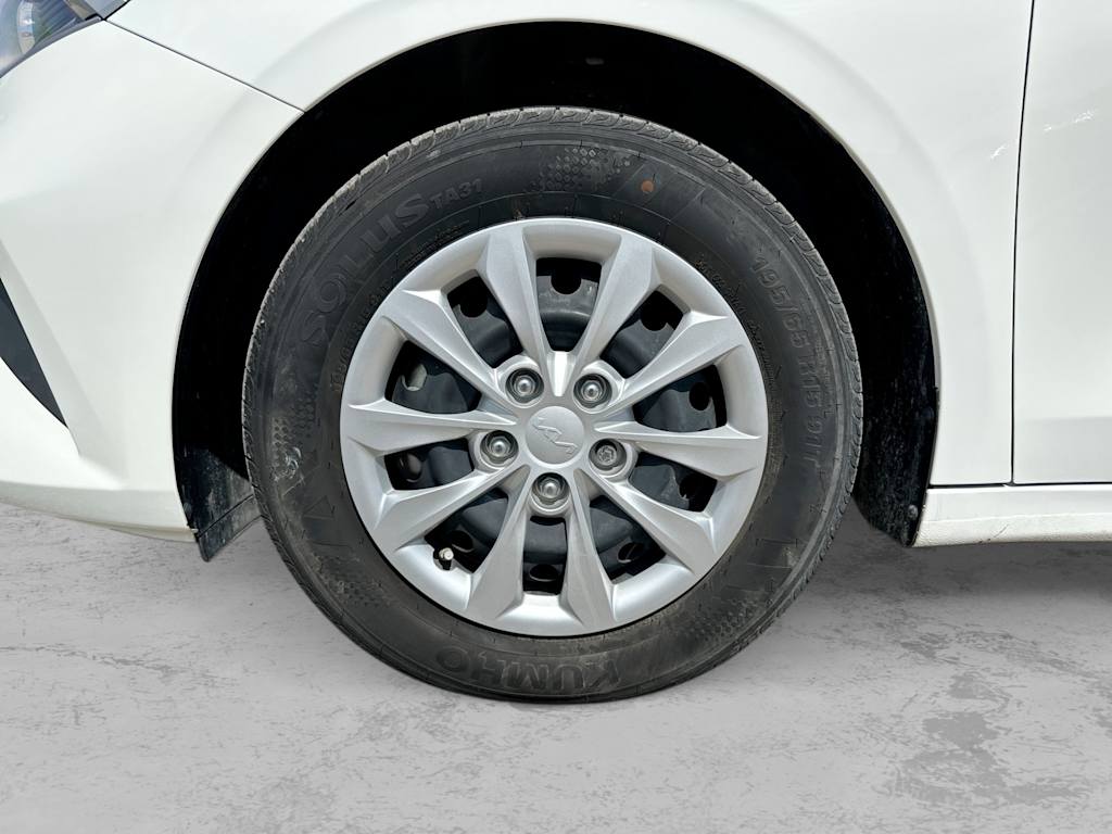 Thumbnail: 2024 Kia Forte - 7