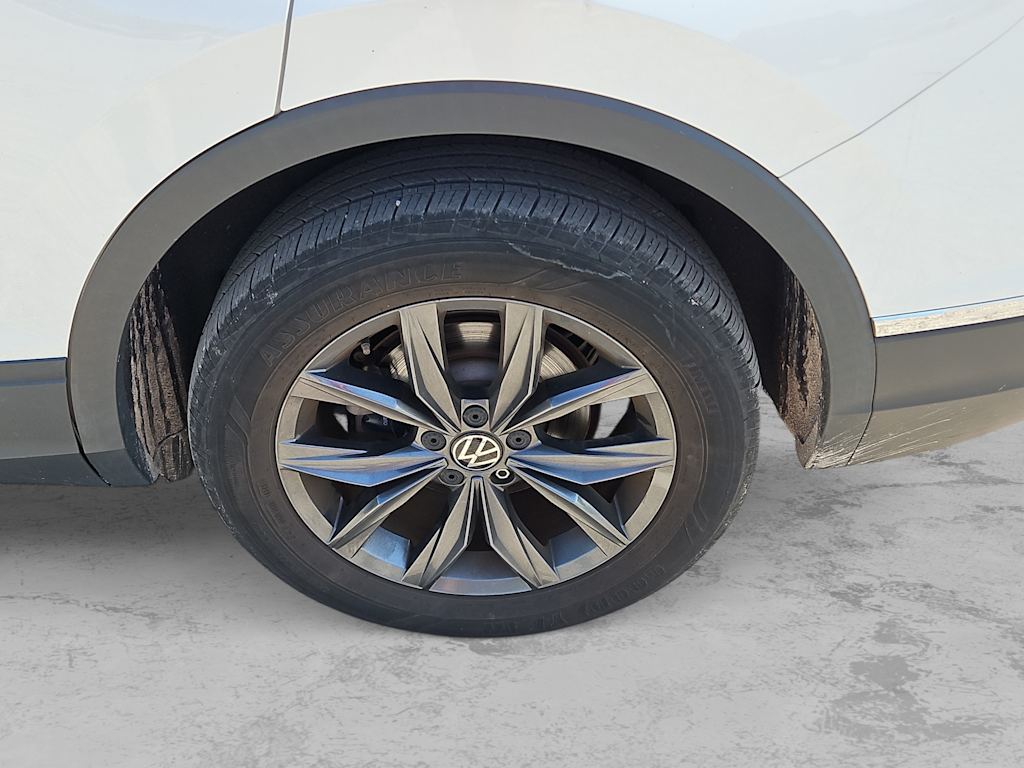 Thumbnail: 2023 Volkswagen Tiguan - 8