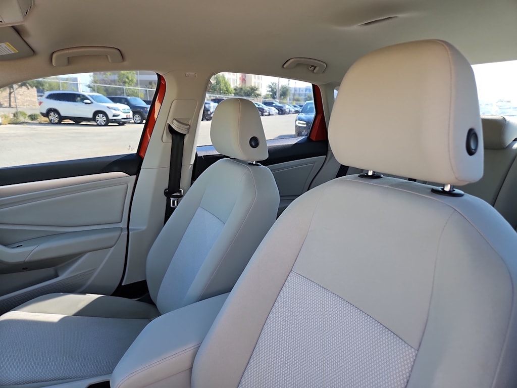 Thumbnail: 2019 Volkswagen Jetta - 11