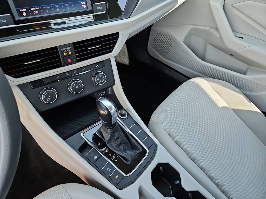 Thumbnail: 2019 Volkswagen Jetta - 14