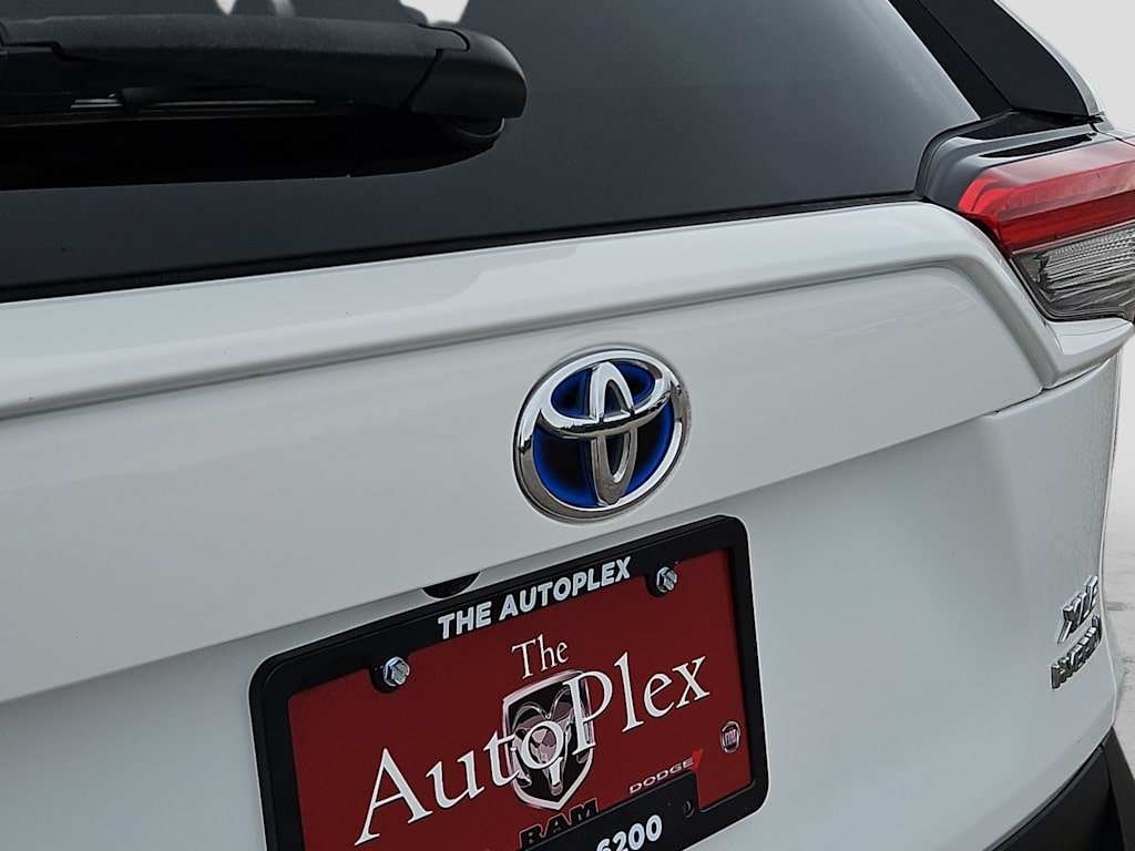 Thumbnail: 2022 Toyota RAV4 - 7