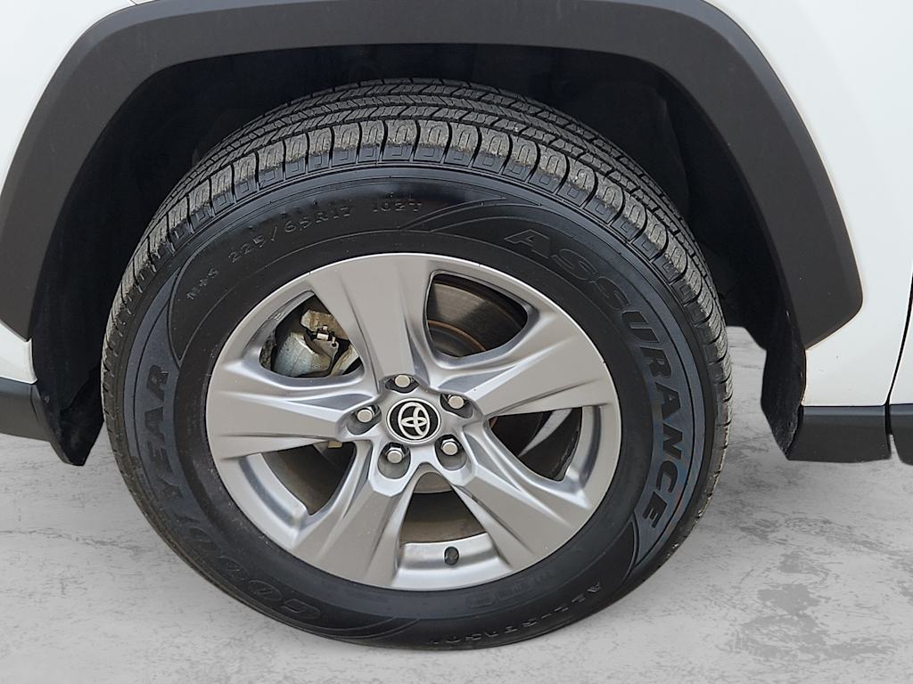 Thumbnail: 2022 Toyota RAV4 - 8
