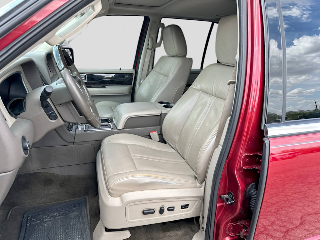 Thumbnail: 2016 Lincoln Navigator L - 12