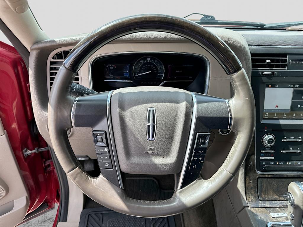 Thumbnail: 2016 Lincoln Navigator L - 10