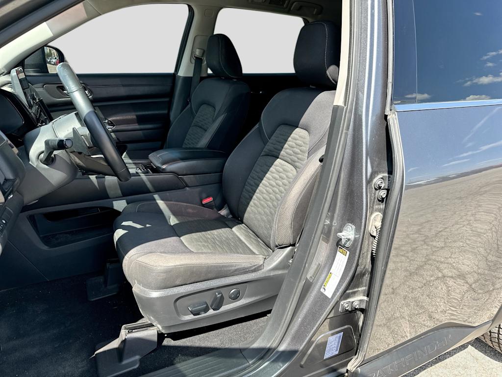 Thumbnail: 2022 Nissan Pathfinder - 11