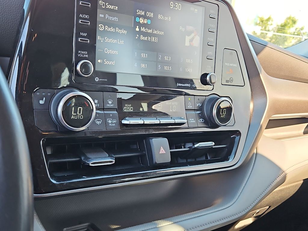 Thumbnail: 2022 Toyota Highlander - 14