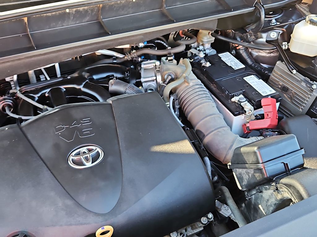 Thumbnail: 2022 Toyota Highlander - 9