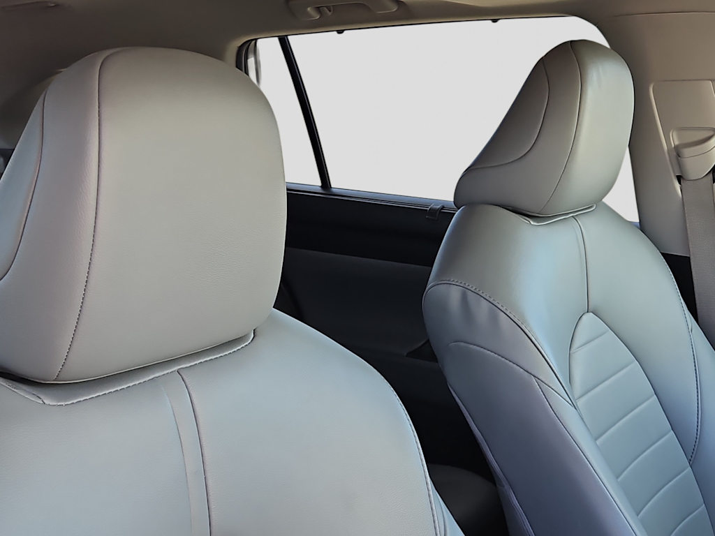 Thumbnail: 2023 Toyota Highlander - 11