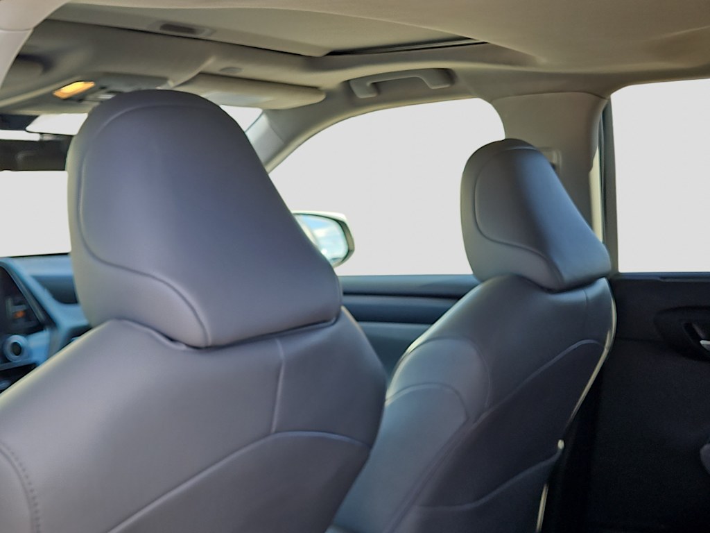 Thumbnail: 2023 Toyota Highlander - 10