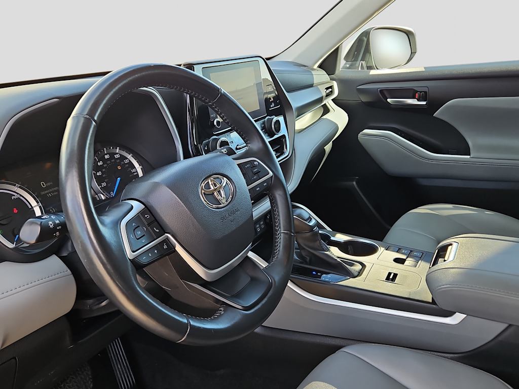 Thumbnail: 2023 Toyota Highlander - 3