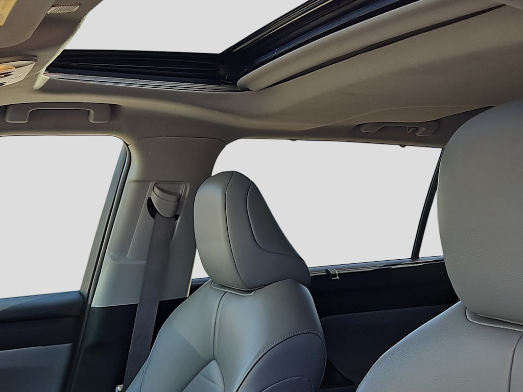 Thumbnail: 2023 Toyota Highlander - 22