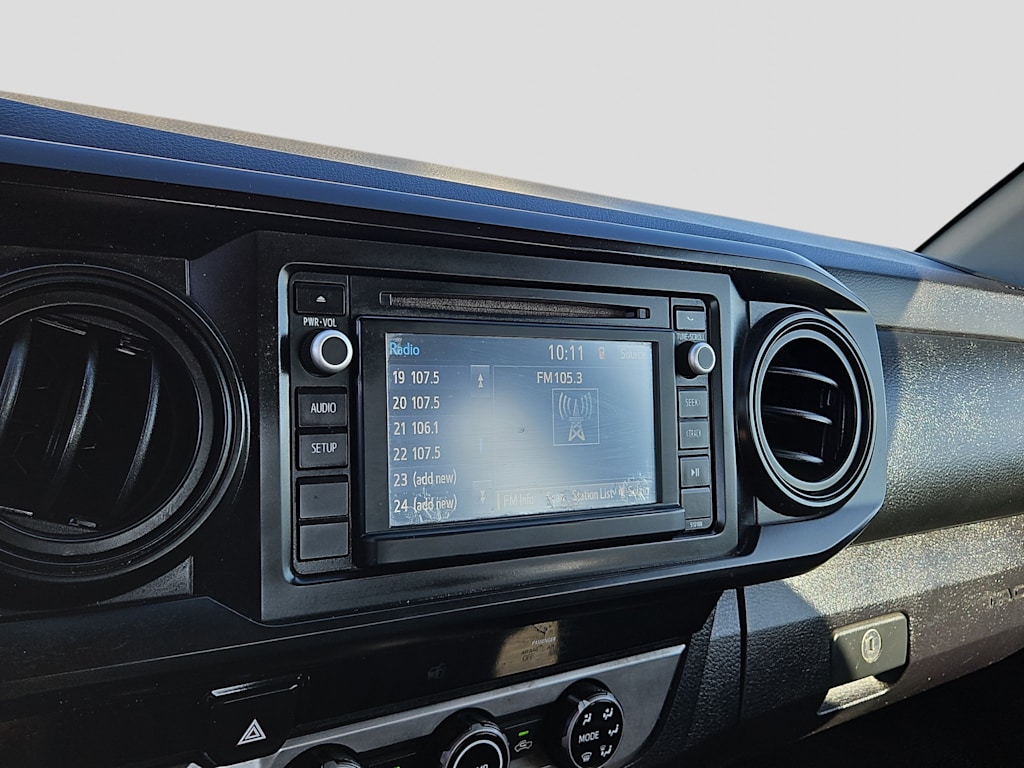 Thumbnail: 2017 Toyota Tacoma - 11