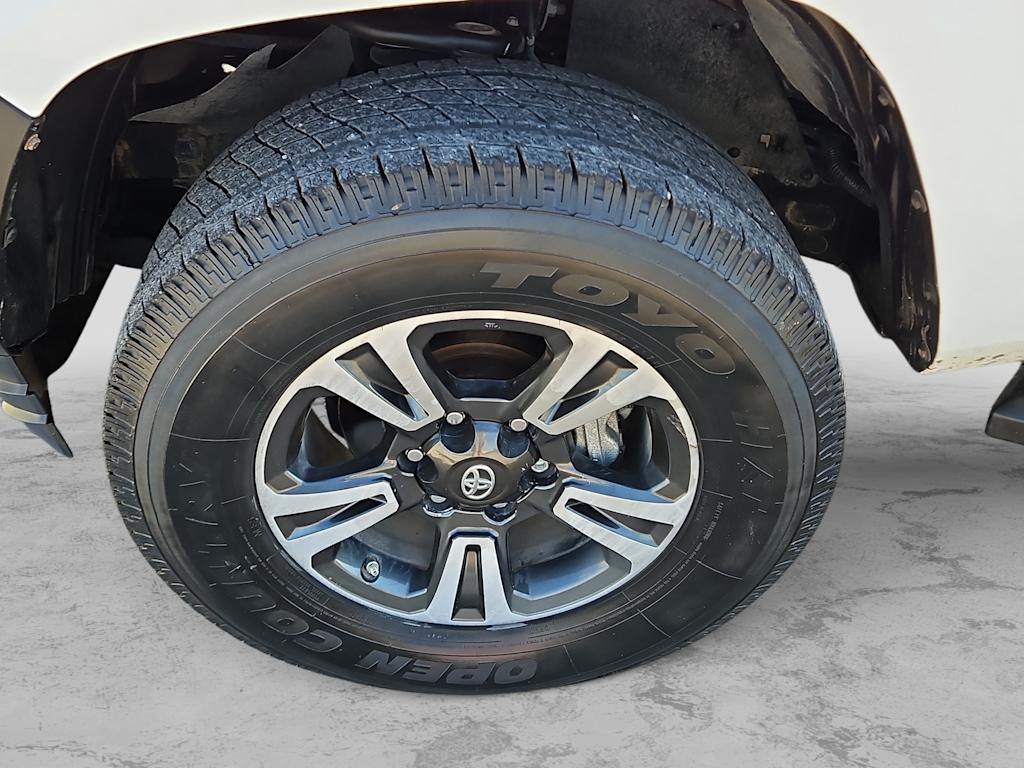 Thumbnail: 2017 Toyota Tacoma - 7