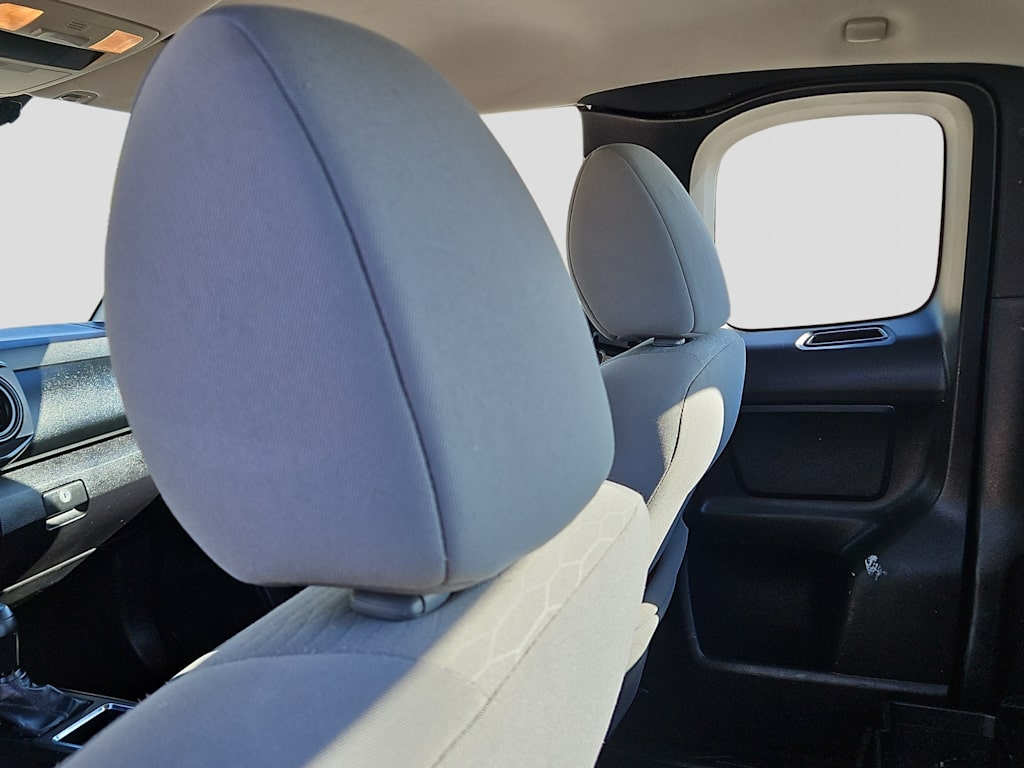 Thumbnail: 2017 Toyota Tacoma - 9